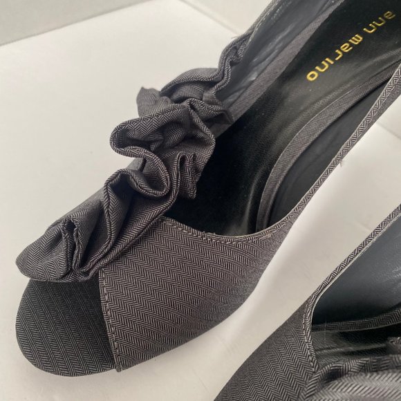 Ann Marino Grey Ruffle Heels In Size 9M - Picture 3 of 6